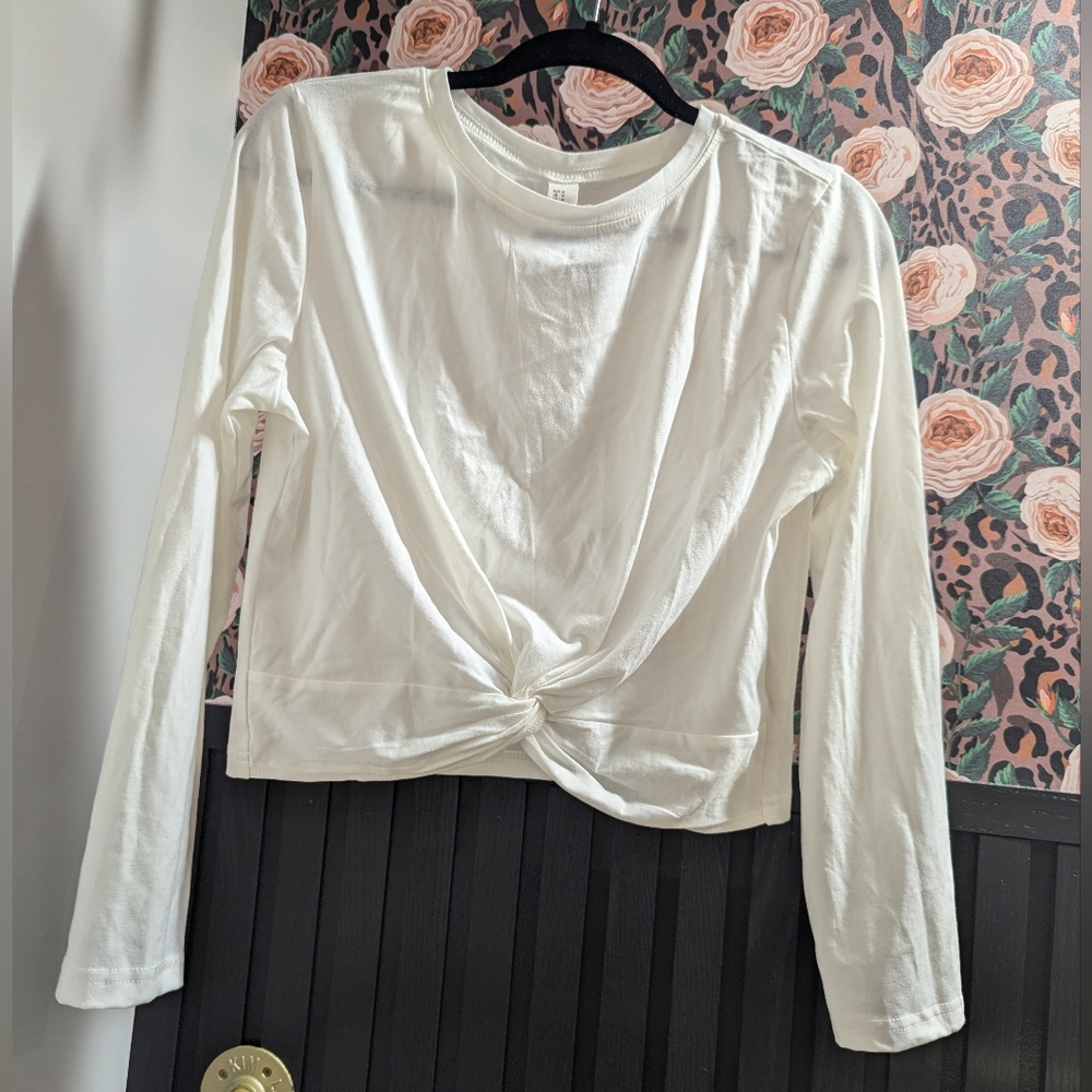 NWT SweatyRocks White Twist Front Crop Top - Sz Medium